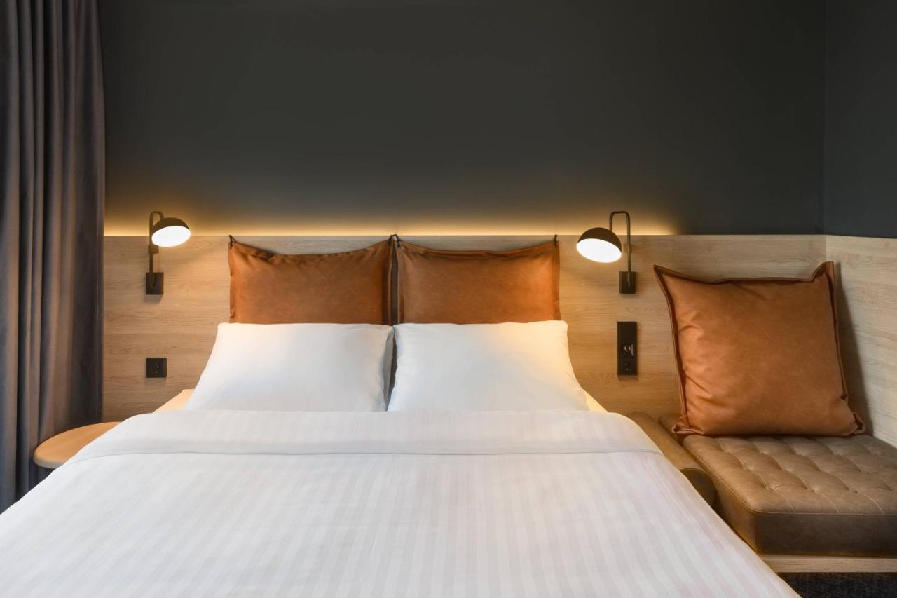 Отель Moxy Stuttgart Feuerbach Экстерьер фото