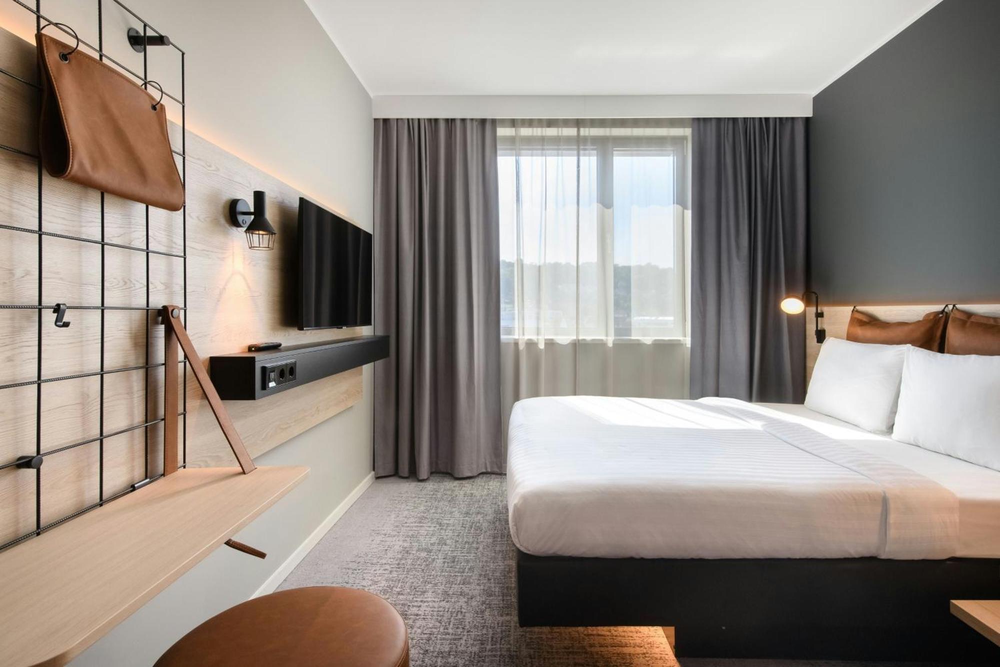 Отель Moxy Stuttgart Feuerbach Экстерьер фото