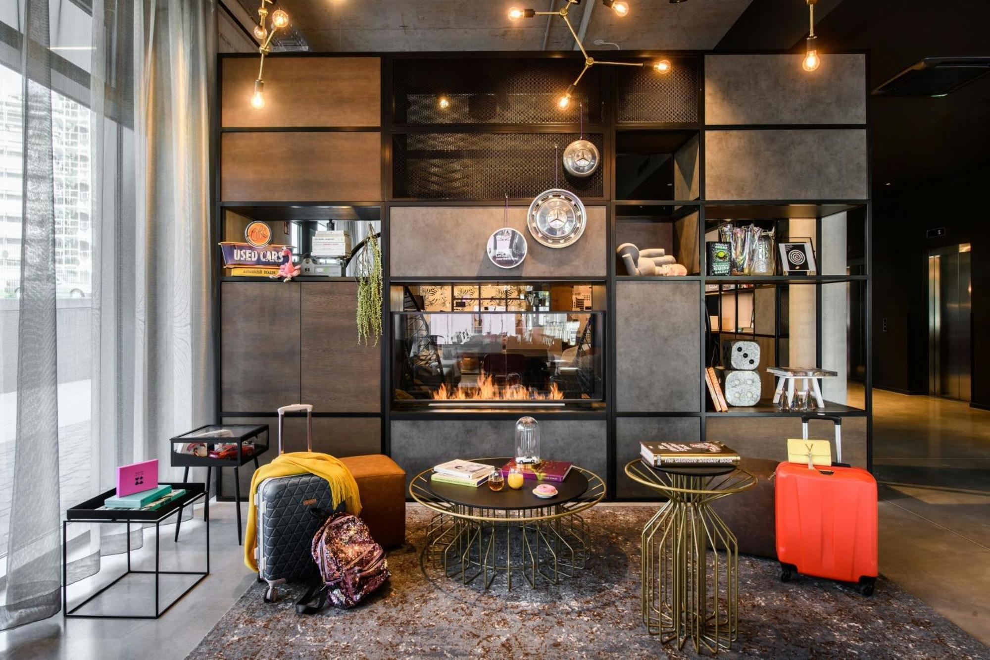 Отель Moxy Stuttgart Feuerbach Экстерьер фото