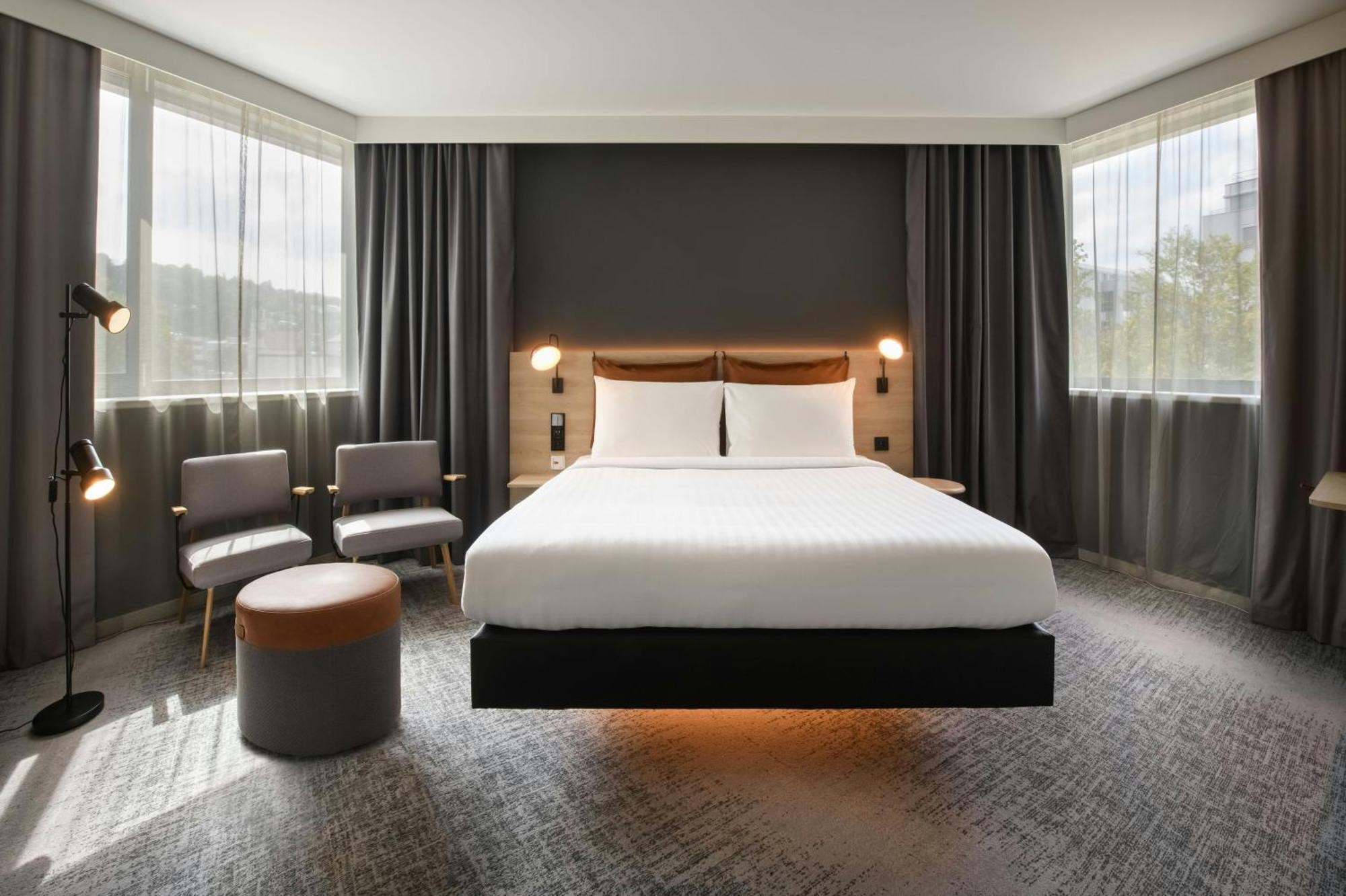 Отель Moxy Stuttgart Feuerbach Экстерьер фото